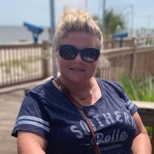 Meet your Posher, Melissa